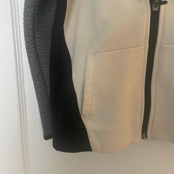 Boys activewear go dry zip up hoodie old navy youth size small ( 6-7) - Picture 6 of 7